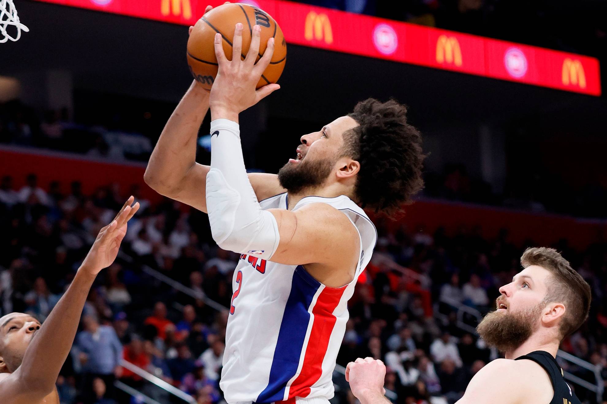 Los Pistons golpean primero a los Cavaliers