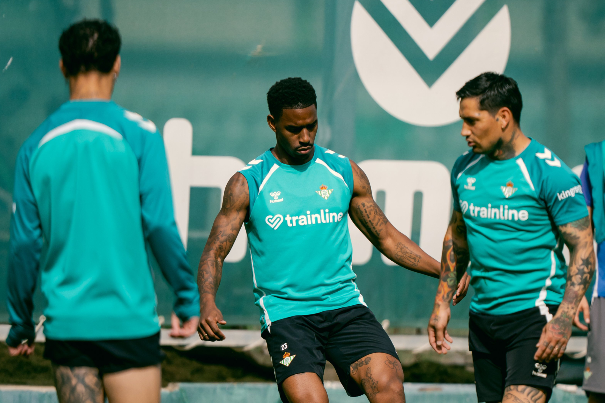 Junior, junto al Chimy en un entrenamiento