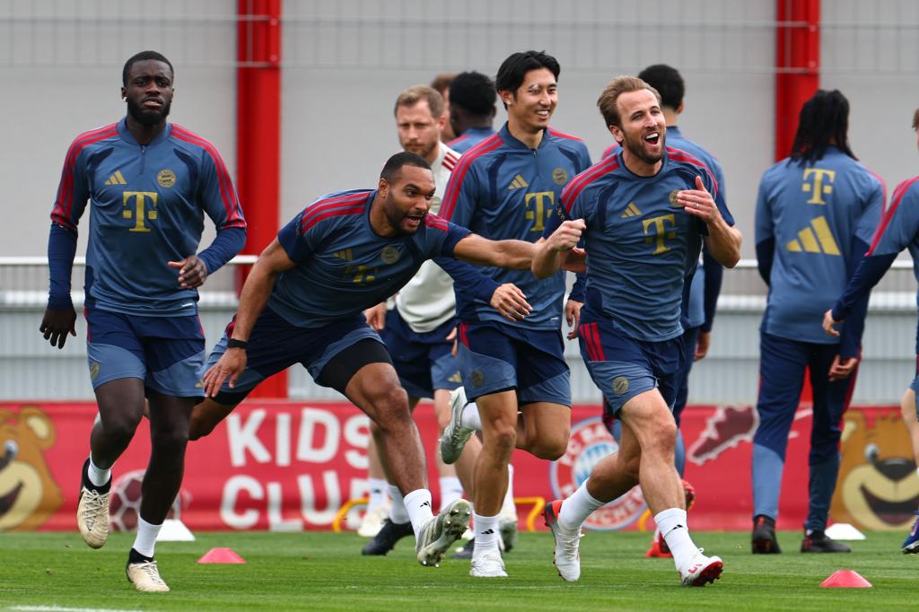 Bayern training session prior to the PSG match.
