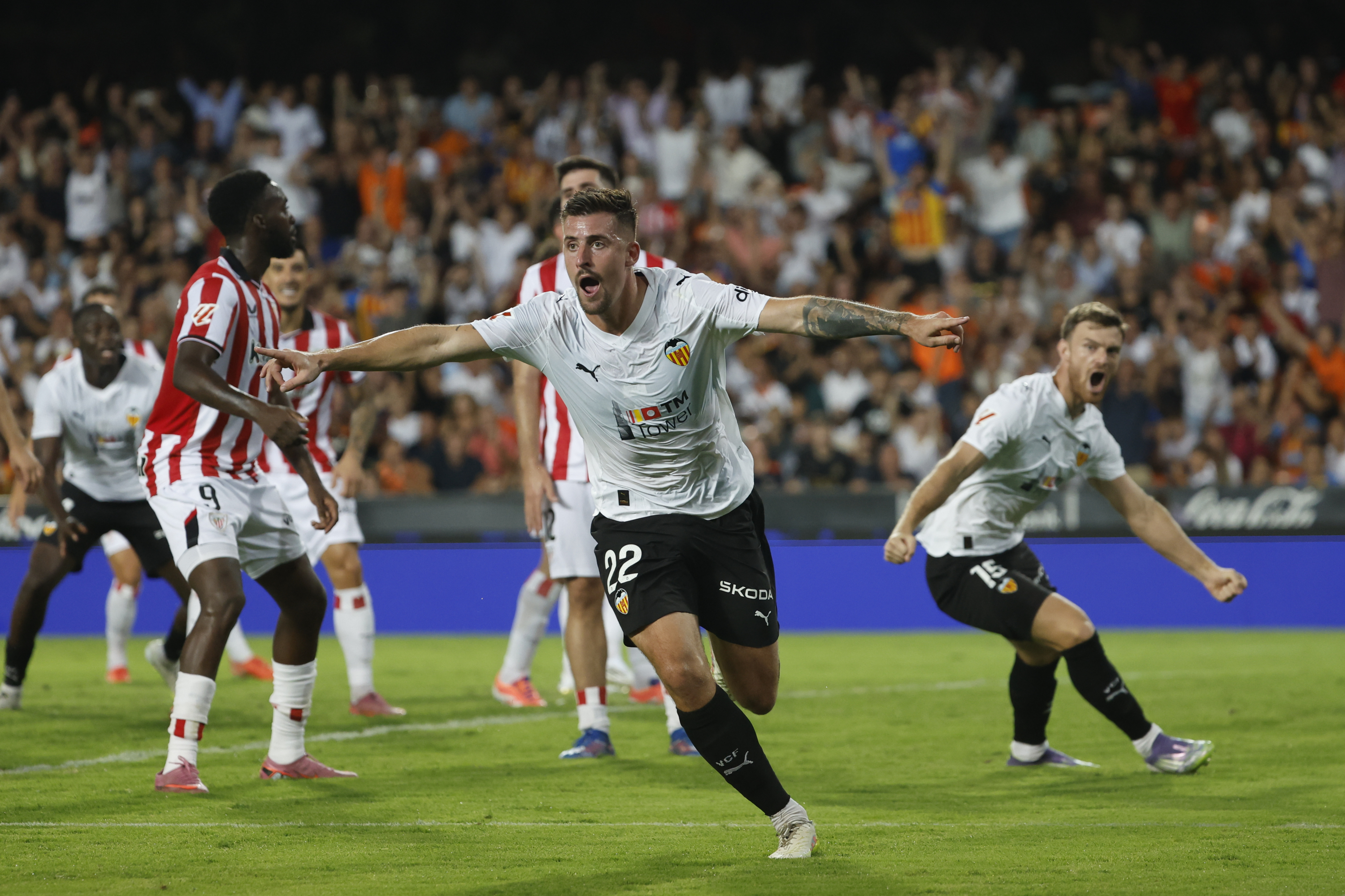 Babtiste Santamaría celebra su gol ante el Athletic.