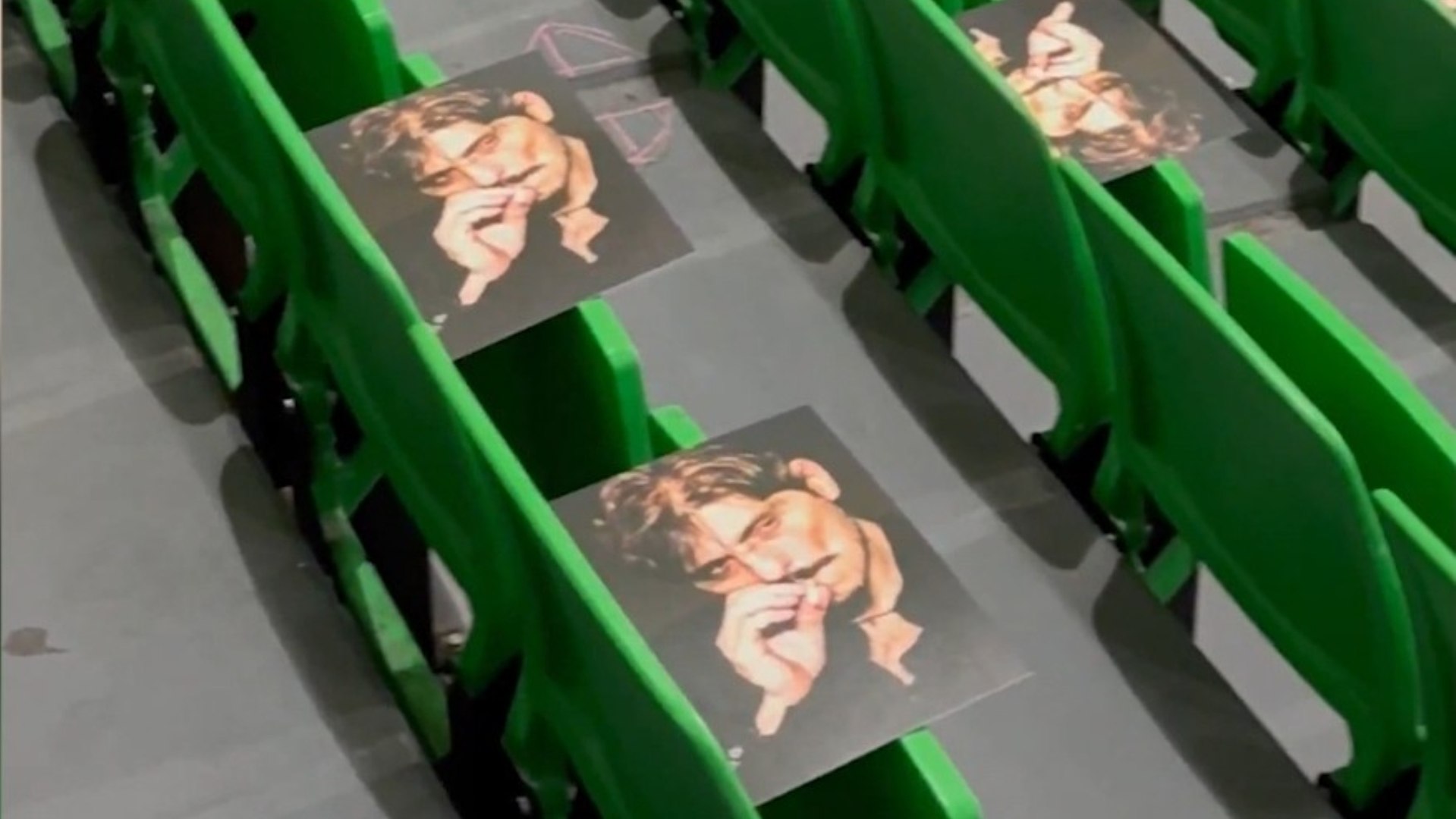 Dimitrios Giannakopoulos tiene prohibido, por la Euroliga, acudir este miércoles al partido de su equipo, el Panathinaikos, contra el Valencia, pero el OAKA presentará una marea de fotografías con su cara.
