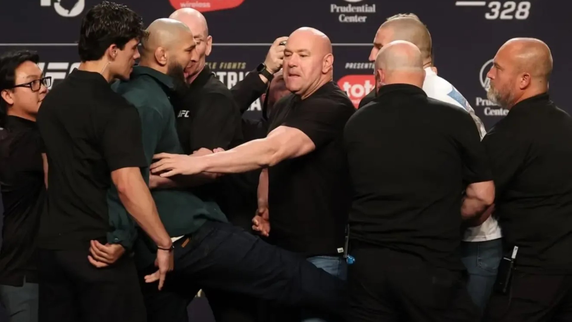 Strickland Destrona a Chimaev en el UFC 328 — image 6