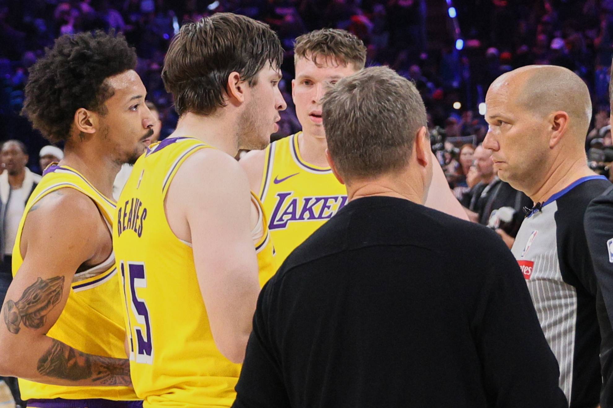 La guerra de los Lakers contra los árbitros: "¡No me jodas, no me hables así! ¡Cagón!"
