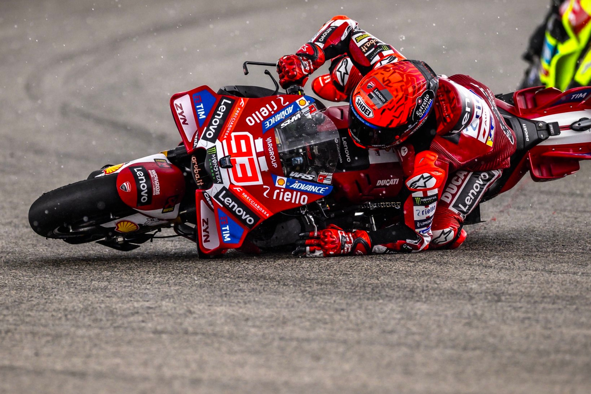 Marc Márquez se cae en el Sprint de Jerez antes de ir a 'pits'. DUCATI