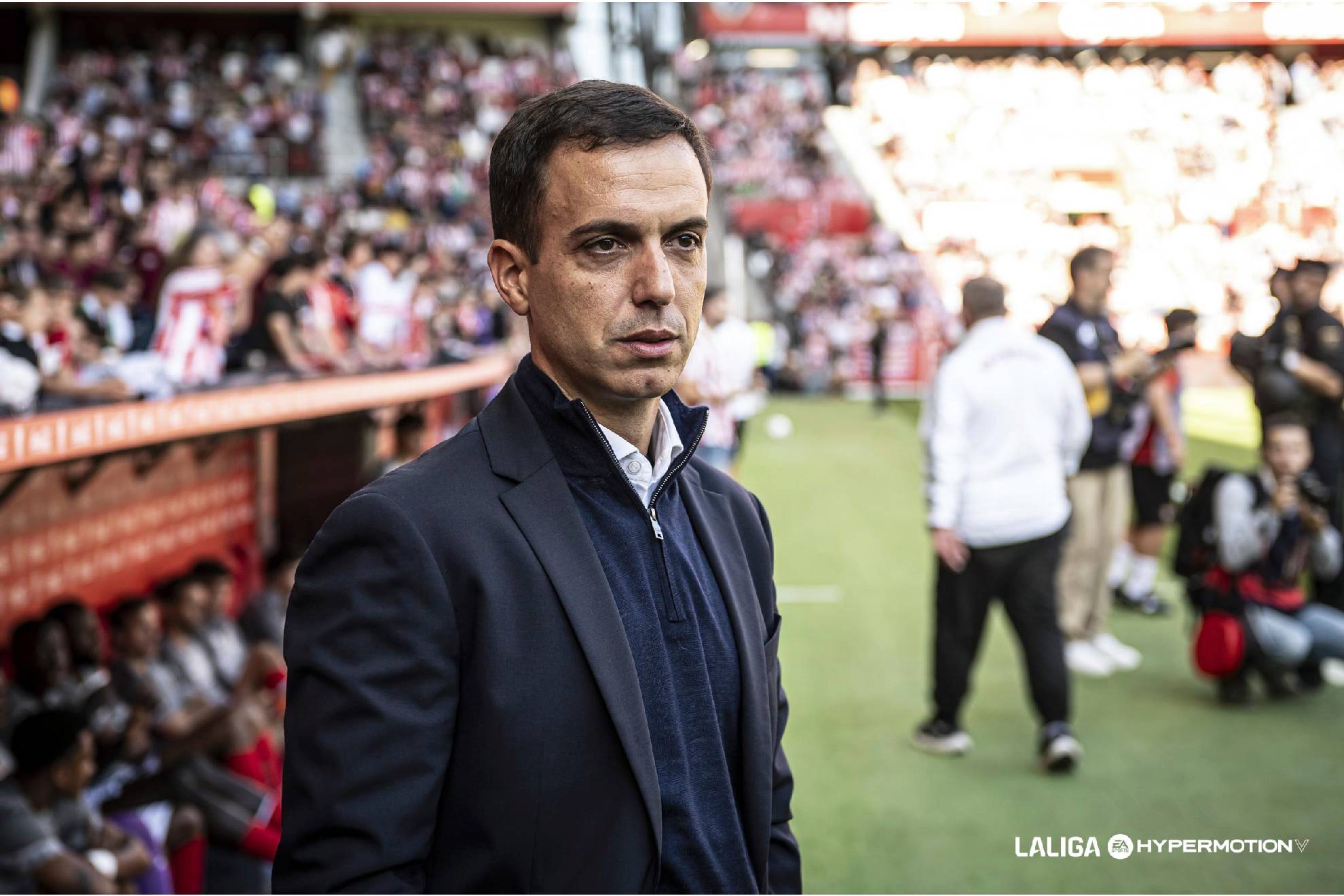 Borja Jiménez dirigiendo un encuentro del Sporting