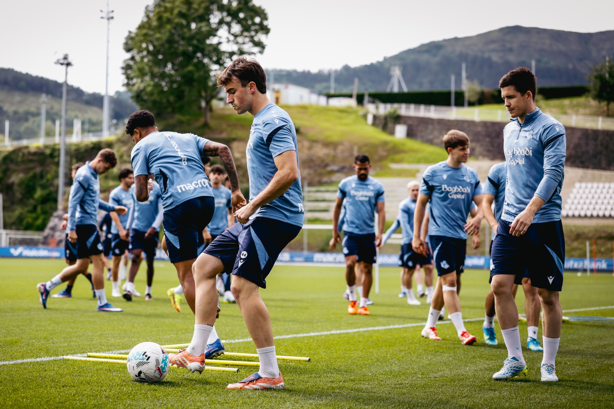Luken Beitia e Igor Zubeldia, en el entrenamiento de este viernes en Zubieta.