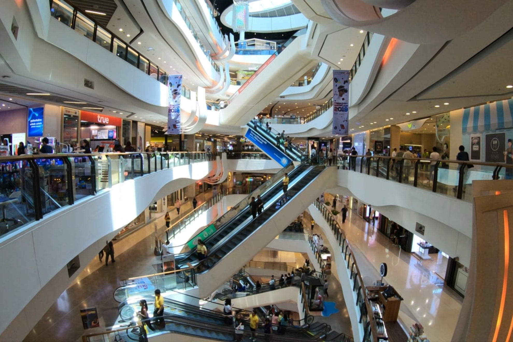 Imagen de recurso del interior de un centro comercial.