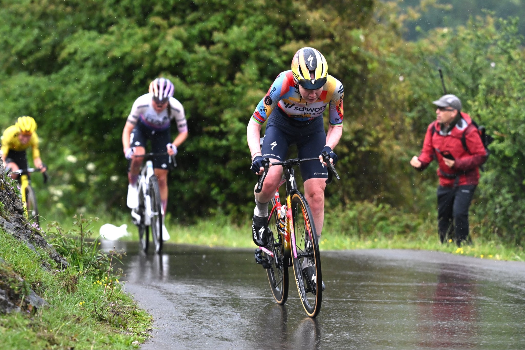 Anna van der Breggen se impone en Les Praeres