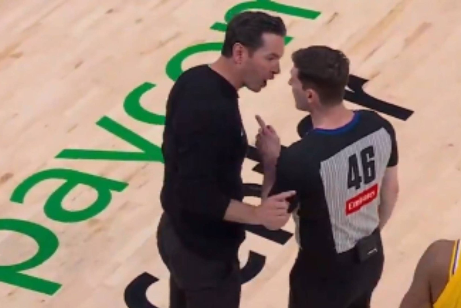 JJ Redick se mostró muy crítico con los árbitros durante el segundo partido de la serie de Playoffs NBA entre Los Angeles Lakers y Oklahoma City Thunder. El técnico de los Lakers fue sancionado con falta técnica.