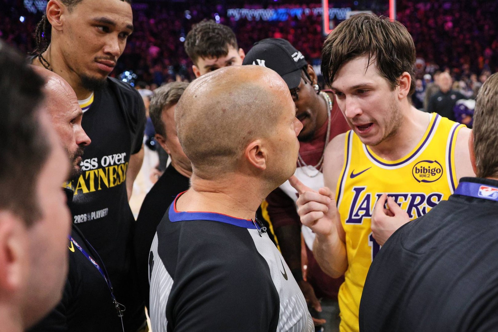 El enfrentamiento de Austin Reaves con los árbitros tras el partido que los Lakers perdieron contra los Thunder en los Playoffs NBA: "¡No me jodas, no me hables así! ¡Cagón!"