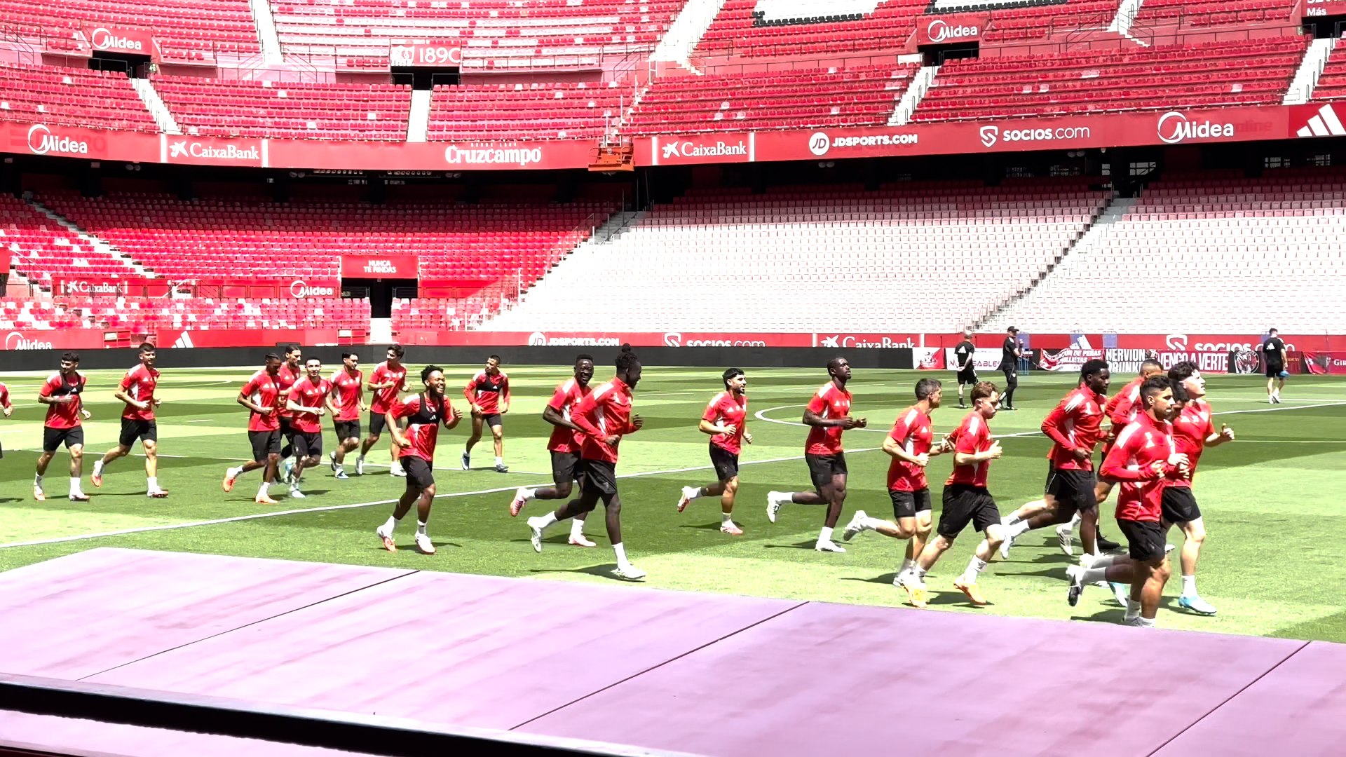 Último entrenamiento del Sevilla antes de una nueva final contra el Espanyol