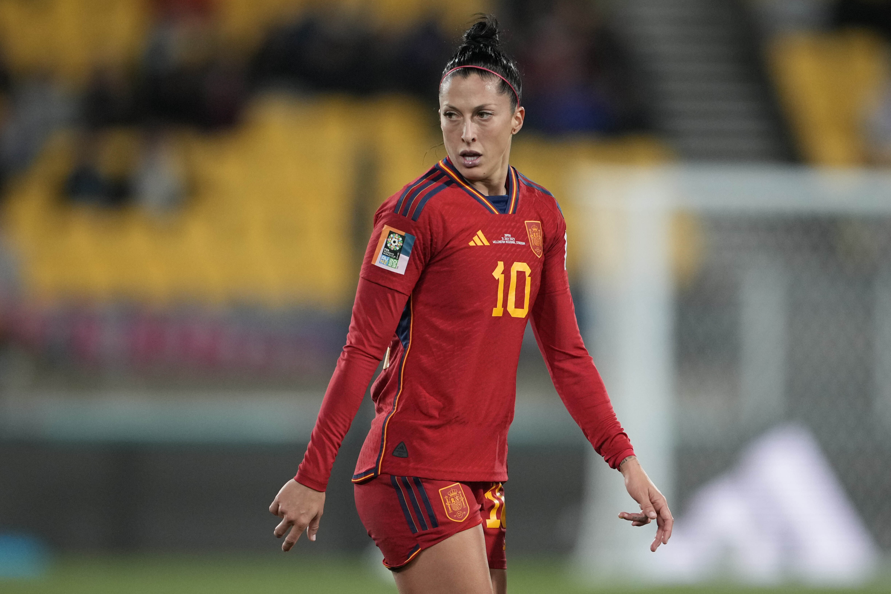 Jenni Hermoso in a match with the national team