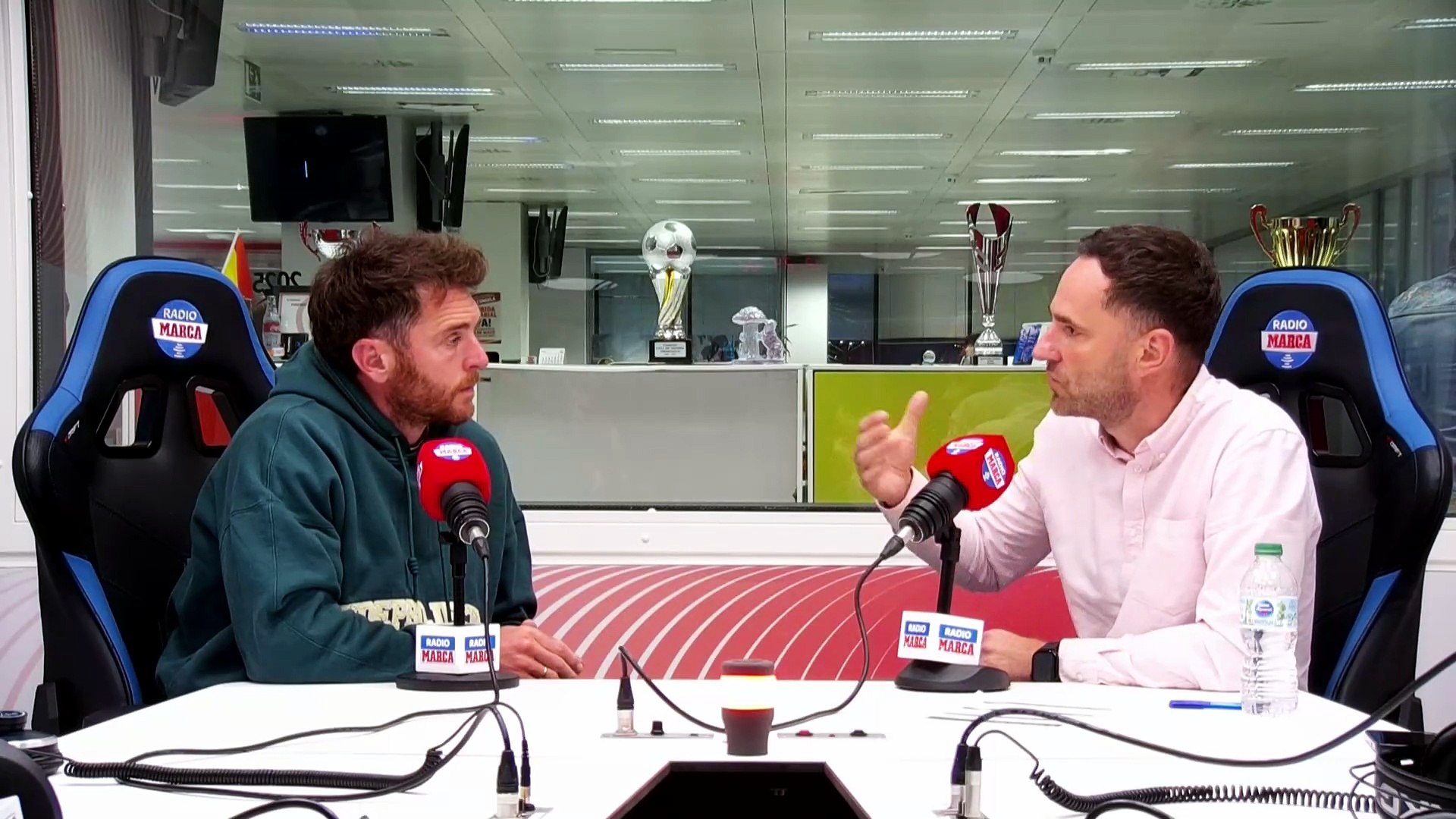El ex del Athletic visitó a Emery, Arteta e Iraola en Inglaterra y no se guardó nada en este episodio de El juego por dentro.