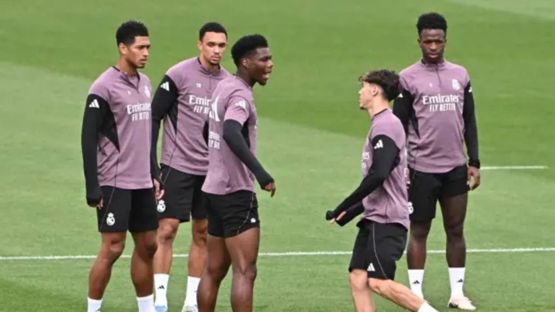 El francés se entrena con el resto del grupo, Arbeloa confirma que entrará en la lista y faltó Valverde como se esperaba