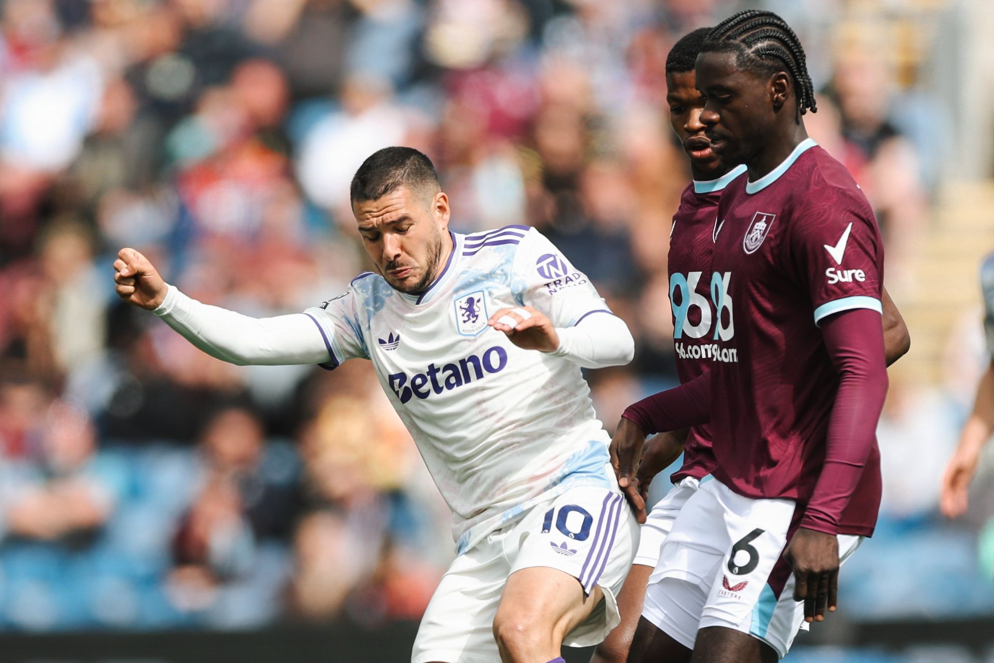 Emi Buendía, durante el partido contra el Burnley
