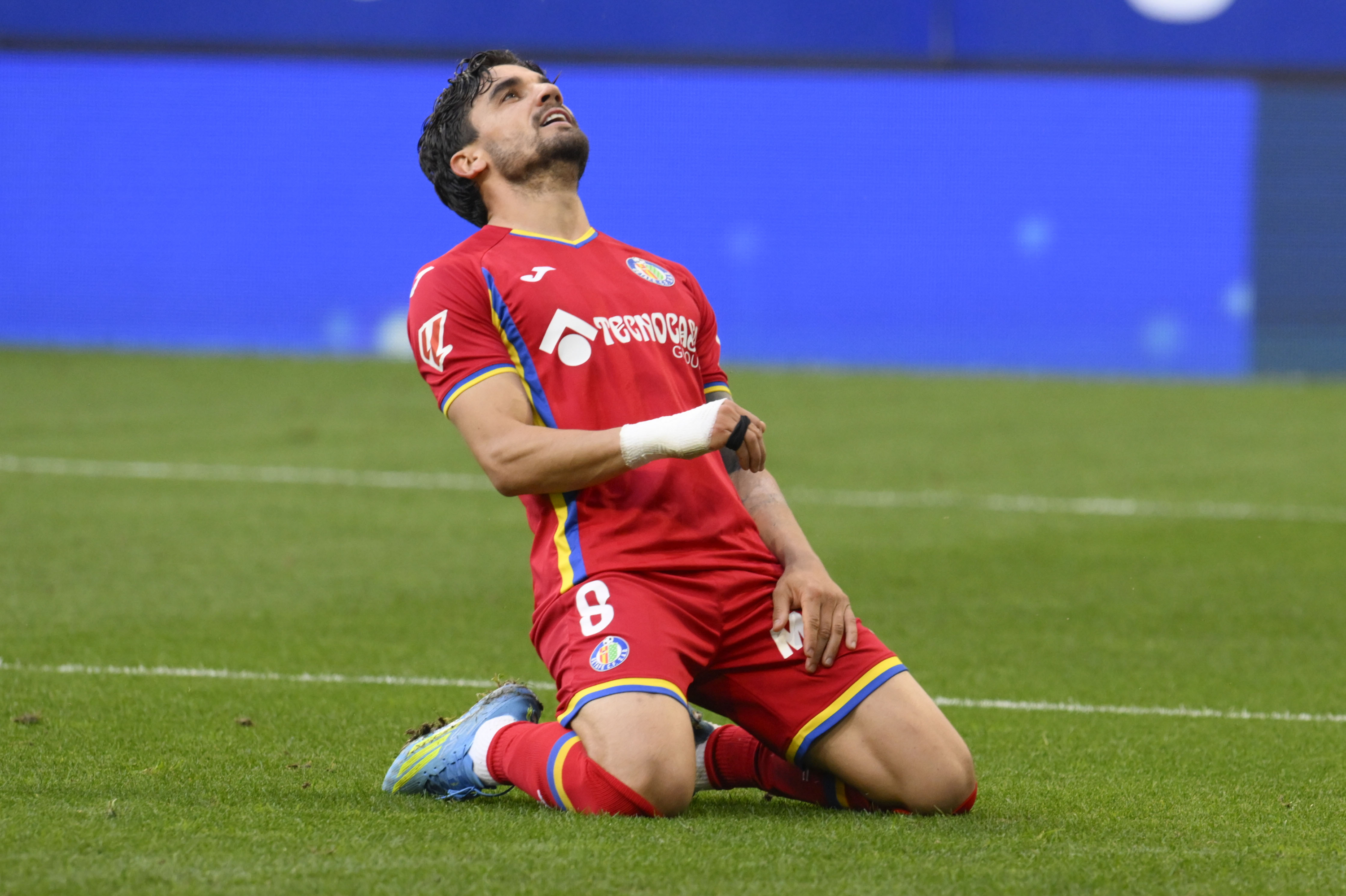 Mauro Arambarri lamenta una acción ante el Oviedo