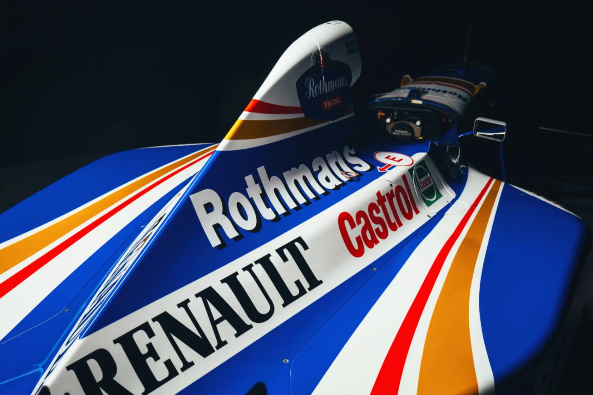 Los colores de Rothman's eran habituales en motociclismo y Fórmula 1 hace tres décadas.