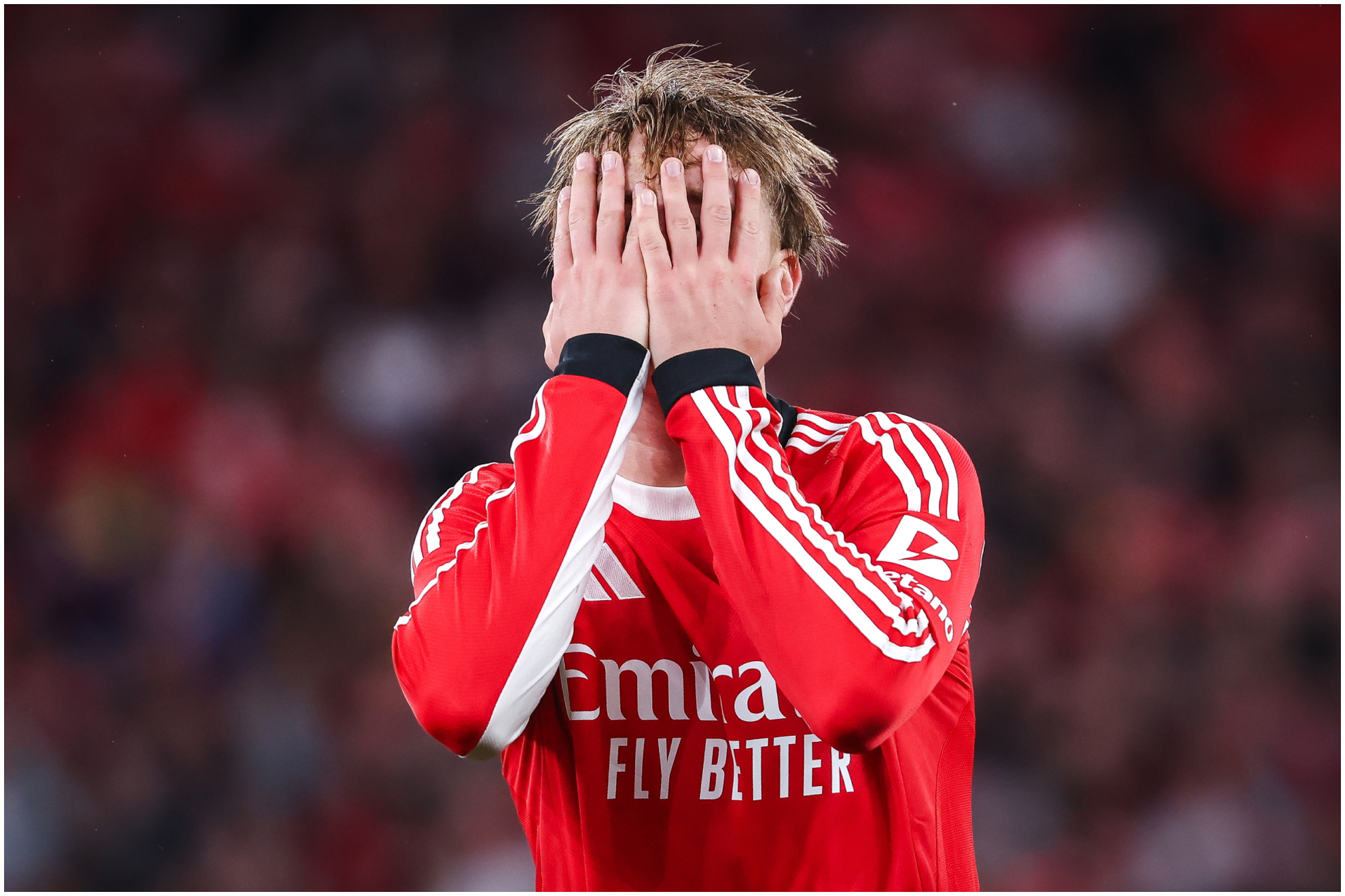 Schielderup, del Benfica, se lamenta.