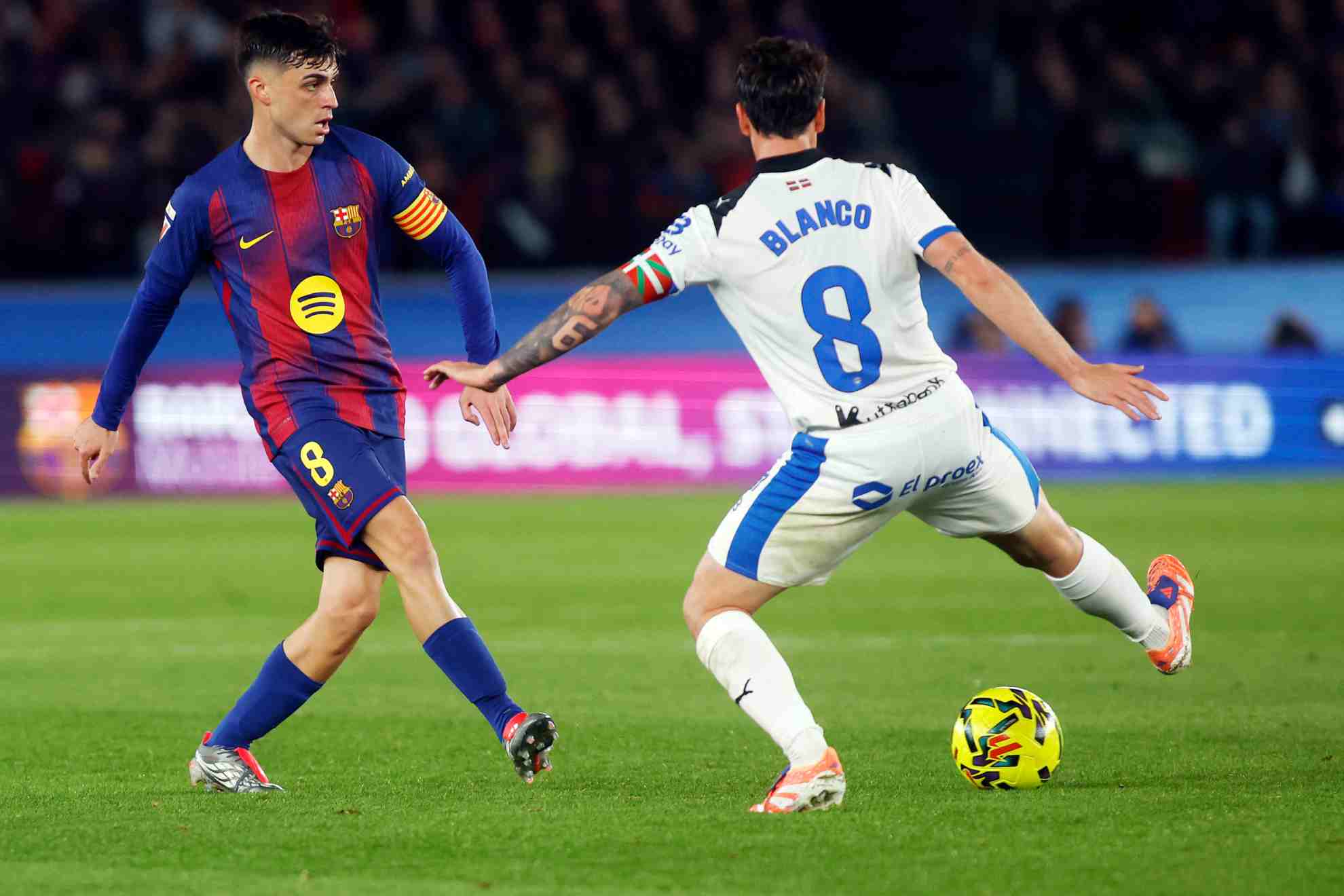 Pedri y Blanco, en un acción contra el Alavés