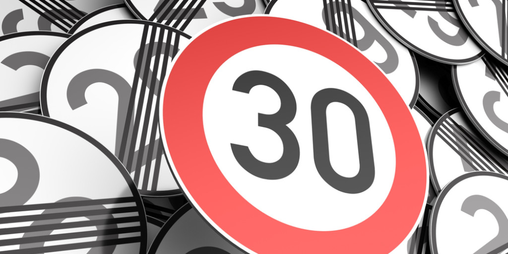 El límite a 30 km/h en ciudad cumple ahora cinco años en España