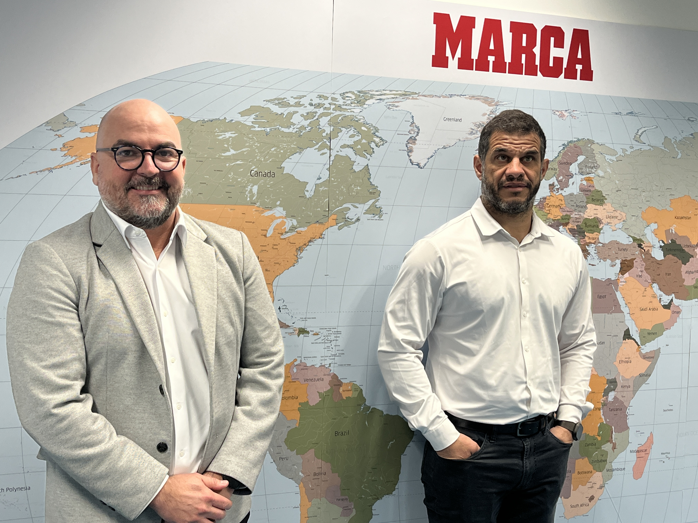 Daniel Brito y Mizael Conrado, durante su visita a MARCA.