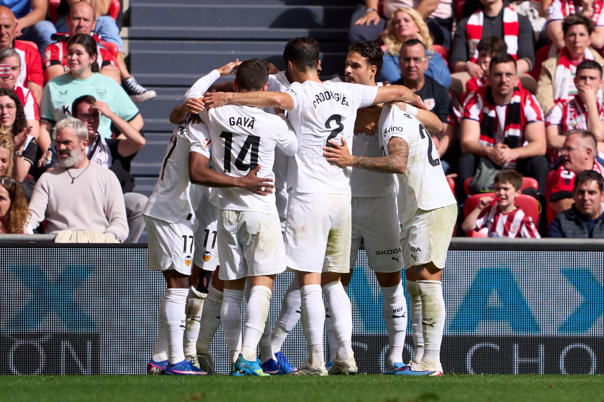 Celebración del Valencia en San Mamés contra el Athletic.