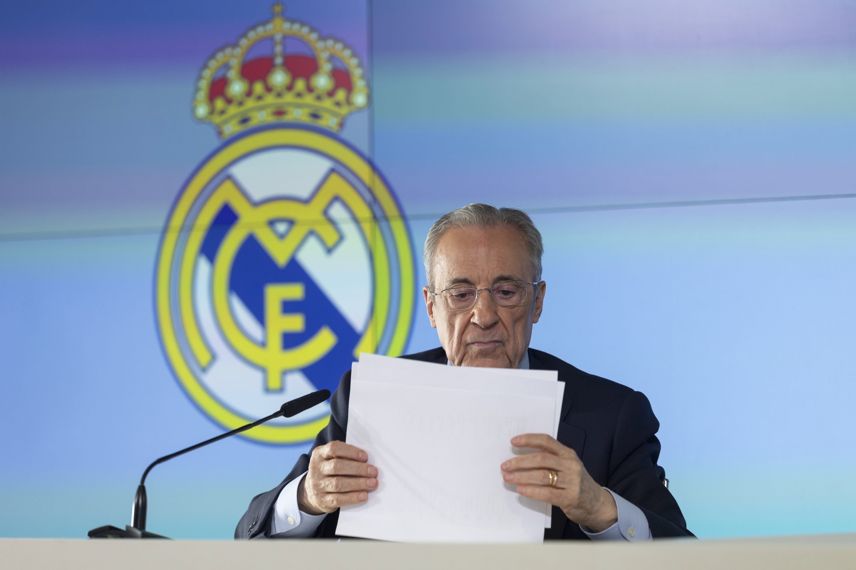 Florentino Pérez, durante su comparecencia ante la Prensa para anunciar su dimisión.