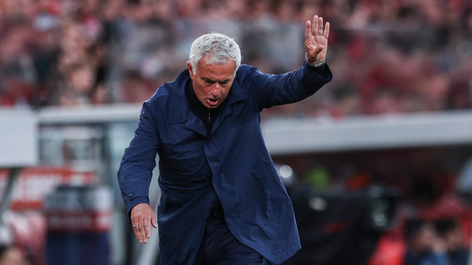 Mourinho: "Soy yo quien decide cuándo es el momento adecuado de hablar de mi futuro"