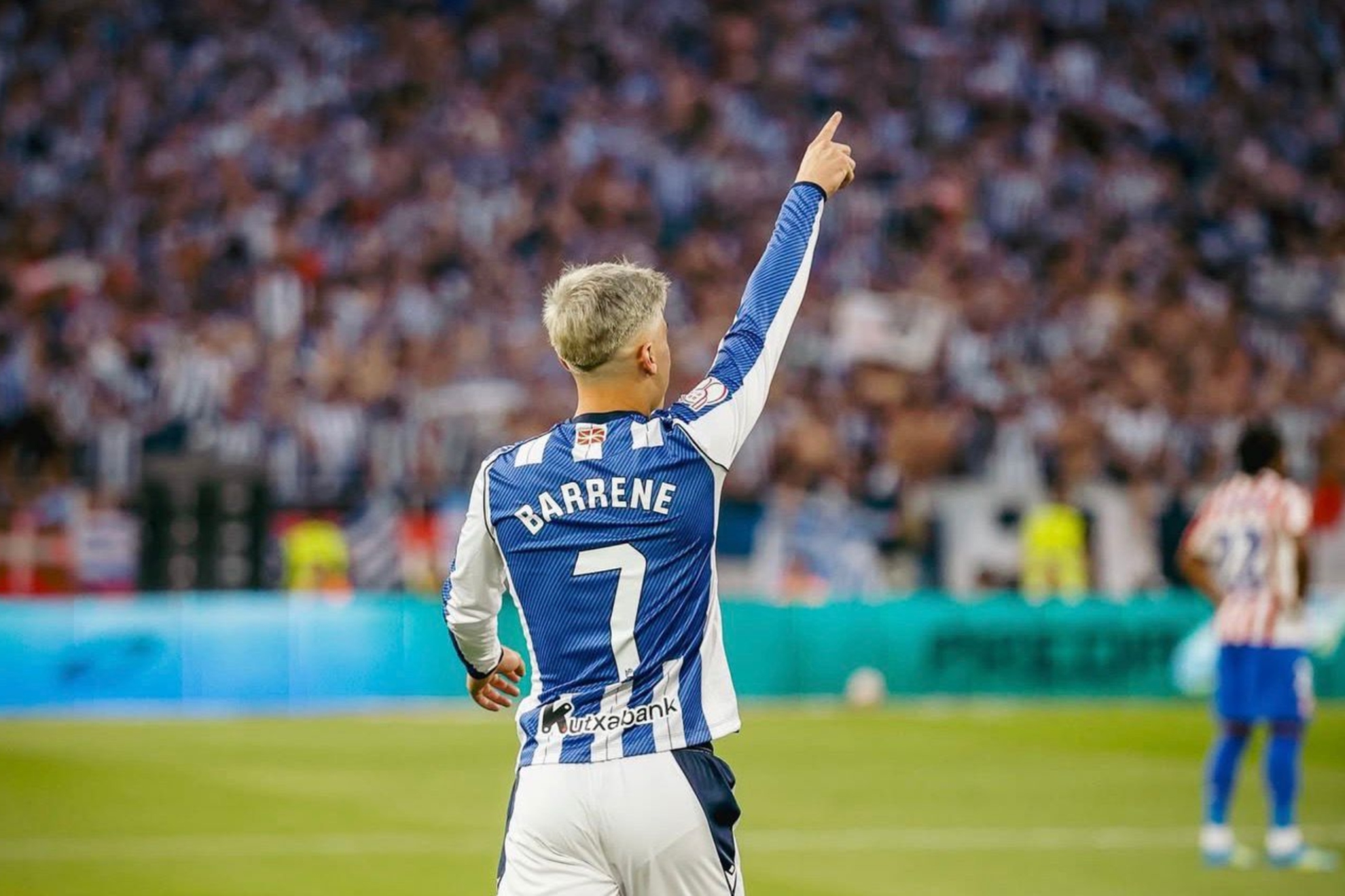 Barrenetxea celebra un gol con la Real Sociedad.
