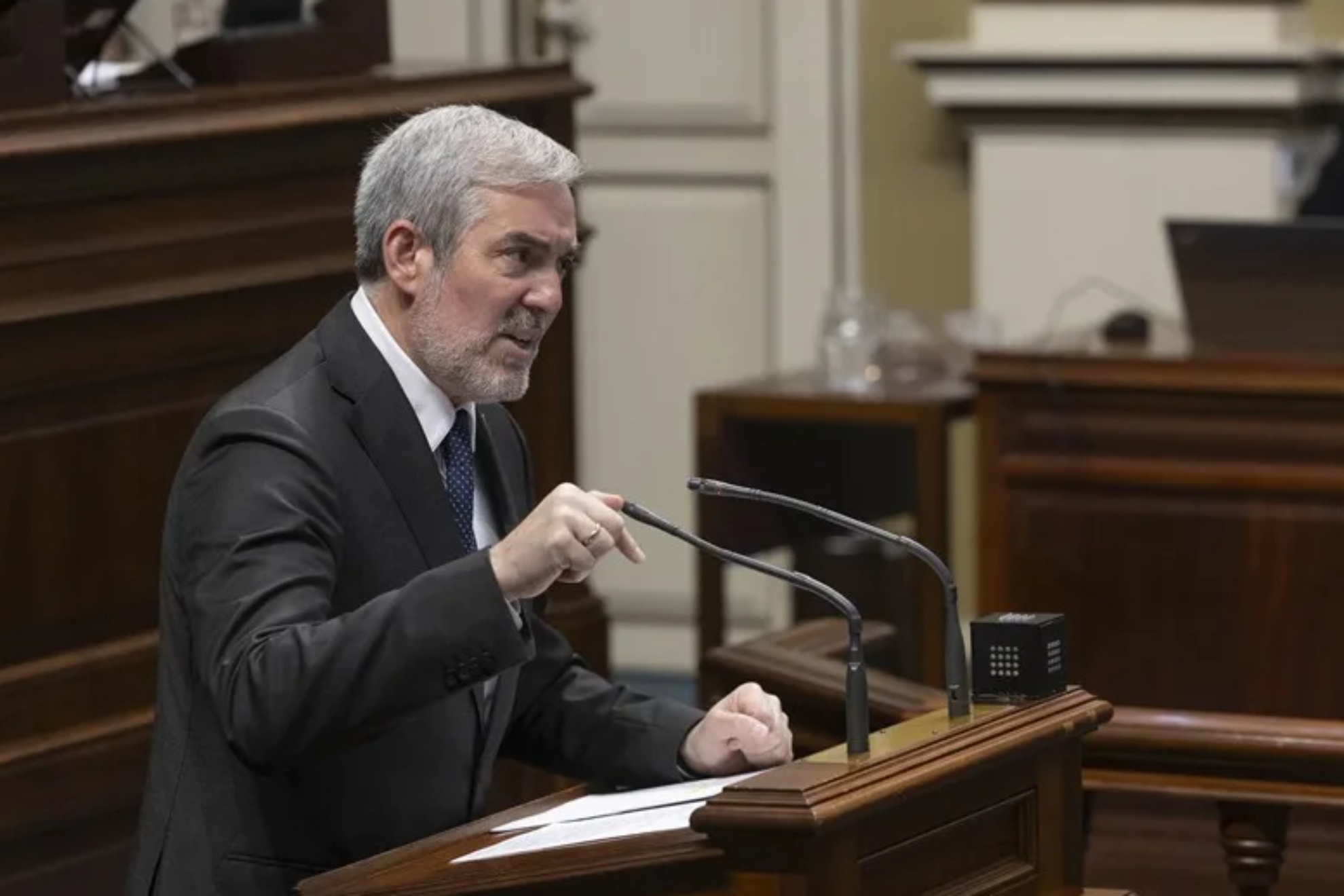 El presidente de Canarias, Fernando Clavijo, da sus explicaciones sobre lo ocurrido con el Hondius.