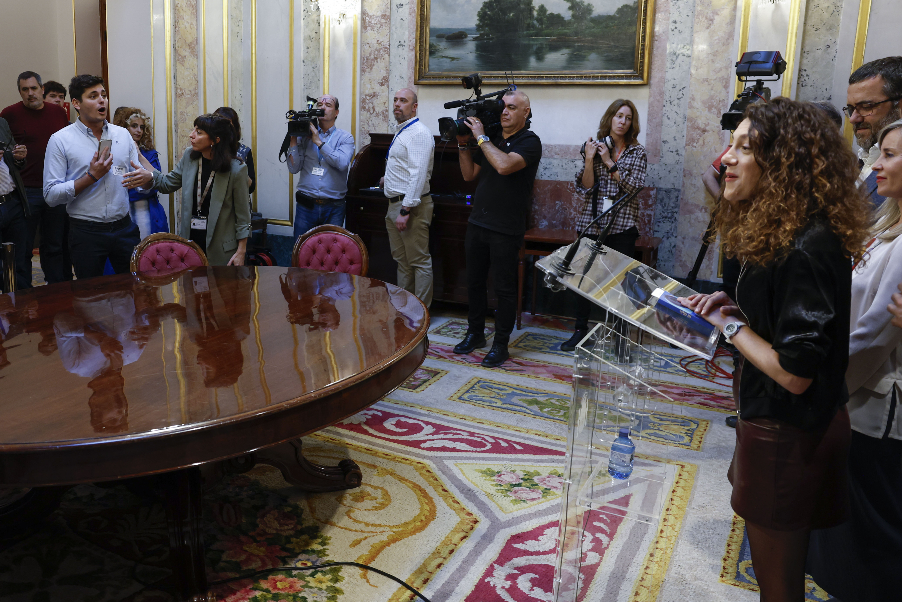 El Congreso dicta sentencia: Vito Quiles y Bertrand Ndongo se quedan sin su  acreditación de forma indefinida