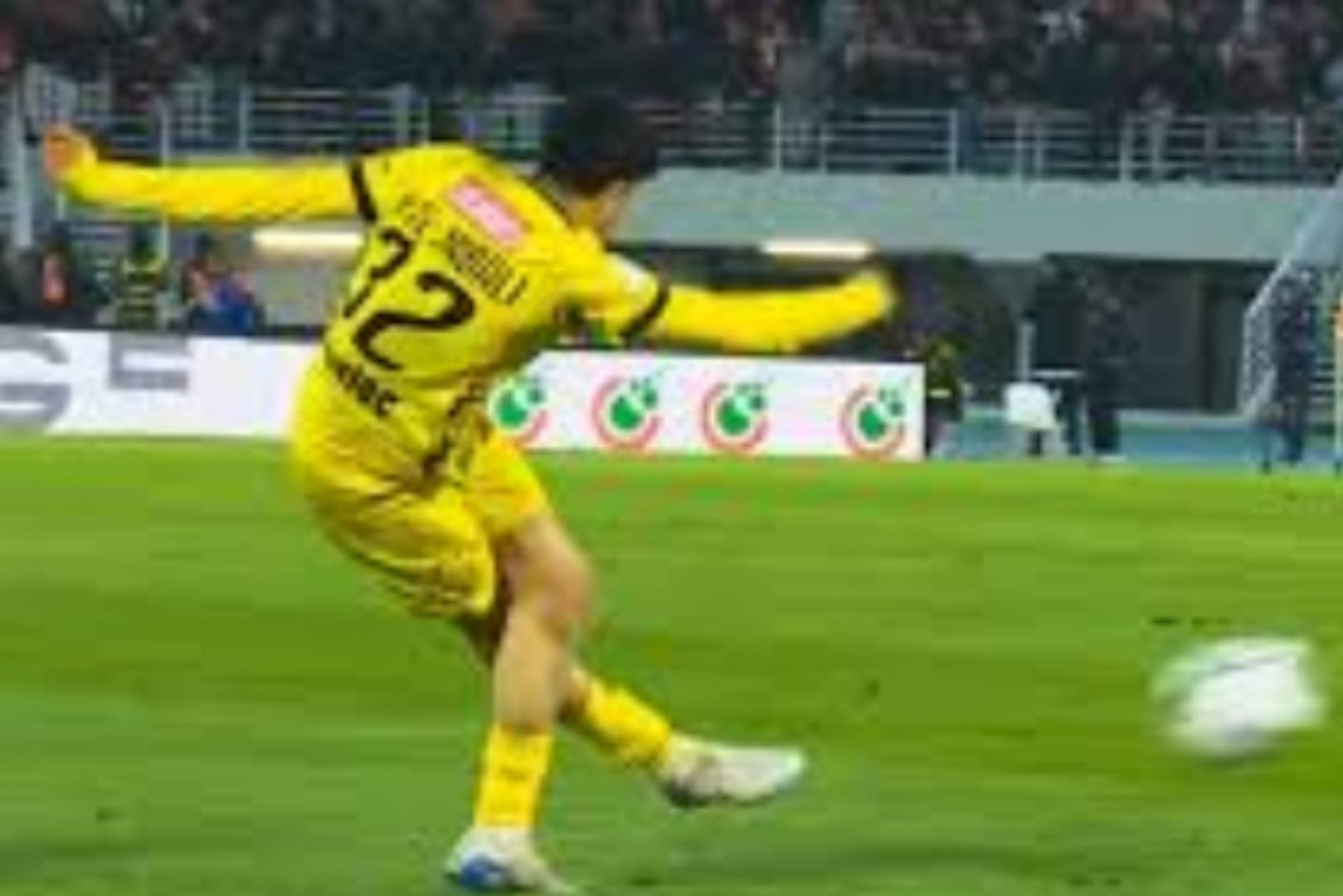 Driss El Jabli (28 años) metió un gol de rabona desde fuera del área en el partido que el MAS Fez ganó 1-0 ante el Wydad Casablanca en la GNF 1 de Marruecos.