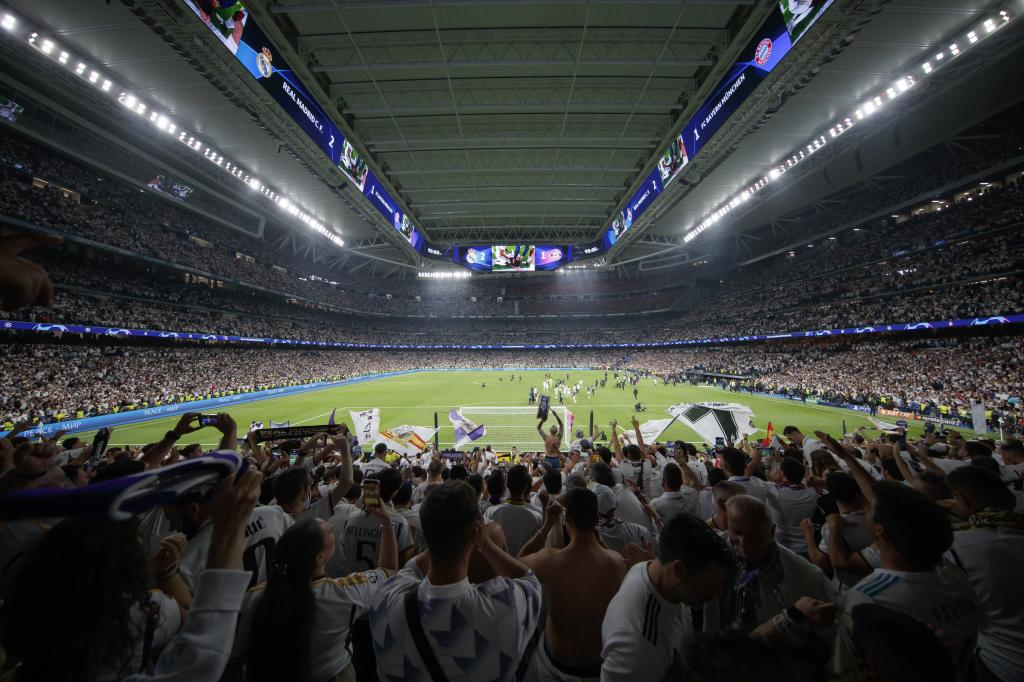 MADRID, SPAIN - MAY 08: Panoramic view of the Stadium Santiago Bernabéu during the UEFA Champions League semi-final second leg match between Real Madrid and FC Bayern München at Estadio Santiago Bernabeu on May 08, 2024 in Madrid, Spain. (Photo by Pedro Castillo/Real Madrid via Getty Images)