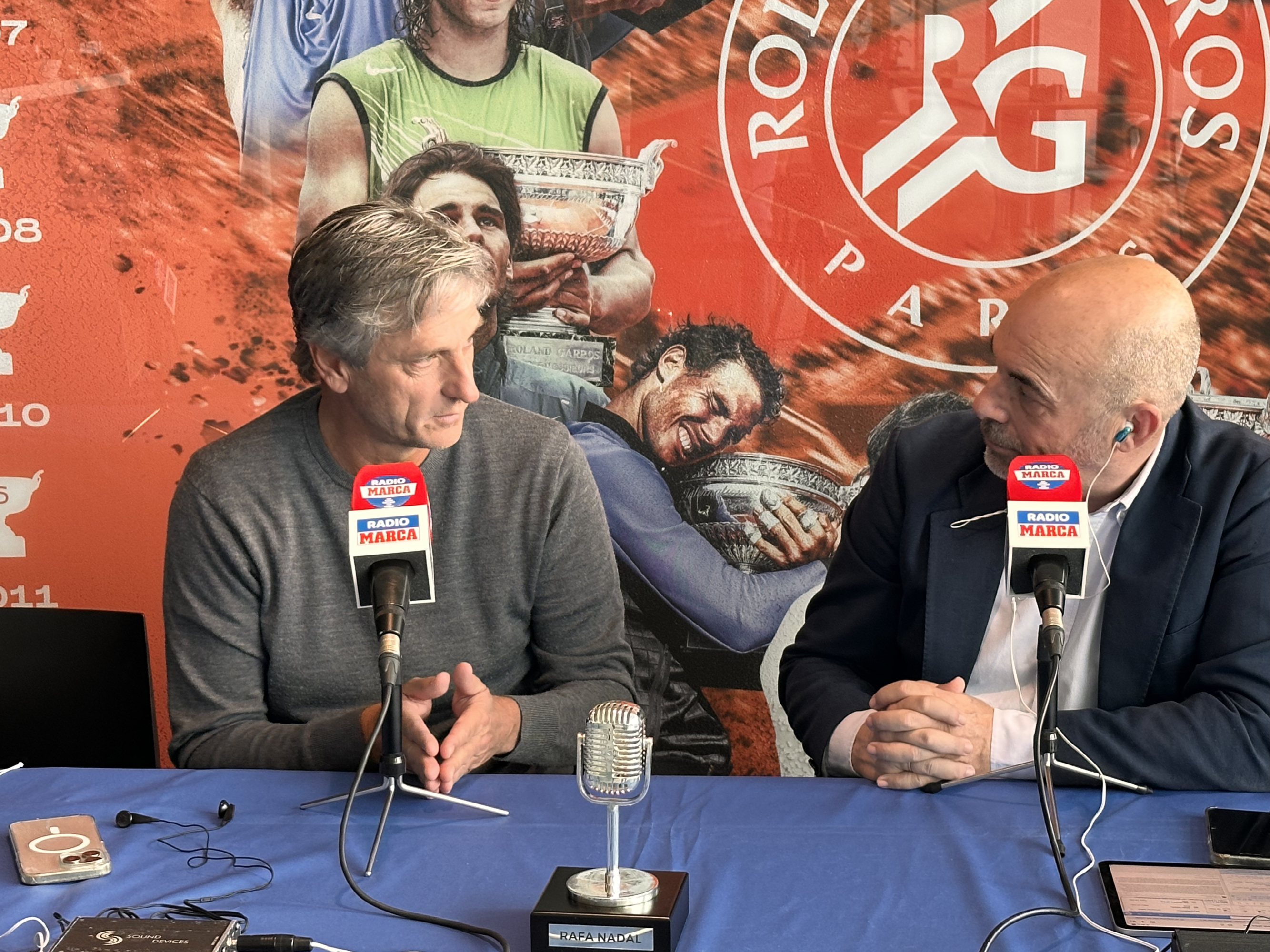 Carlos Costa, con Raúl Varela.