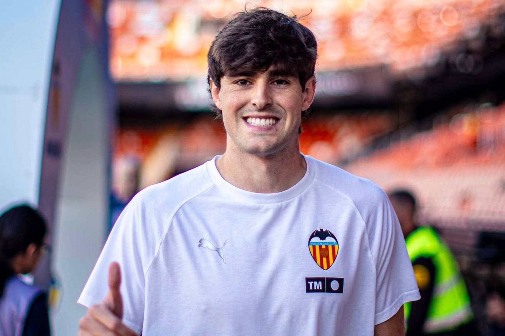 Javi Guerra antes del partido.