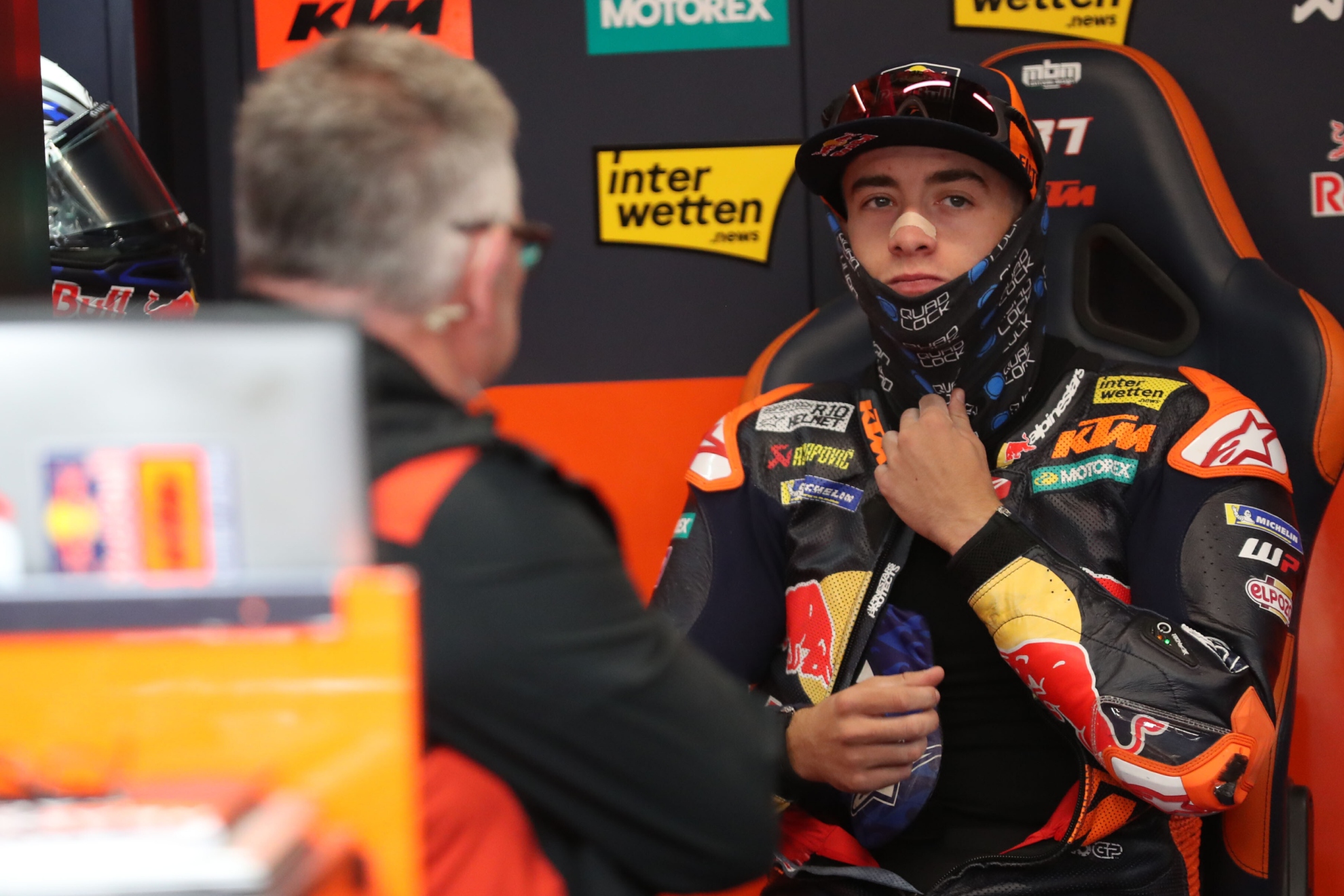 Pedro Acosta, en su box. RED BULL