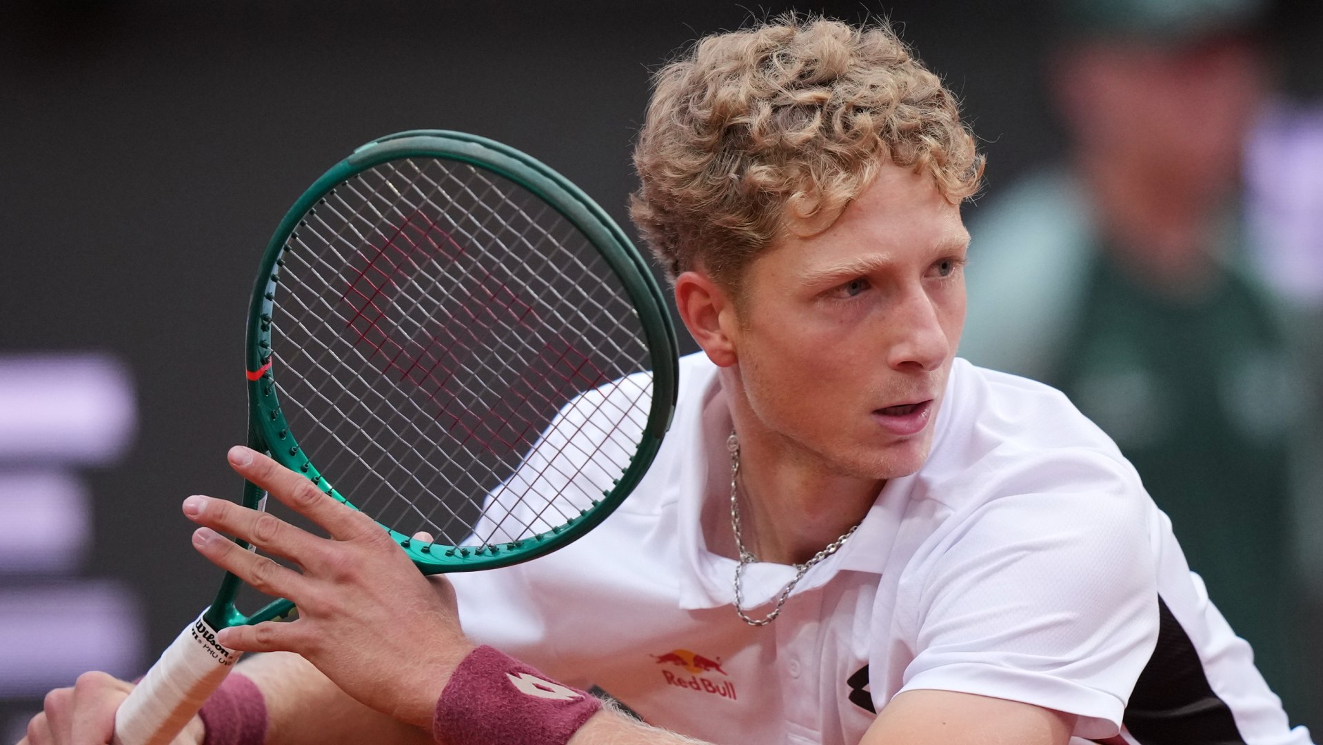 El ruso Daniil Medvedev eliminó este jueves al español Martín Landaluce en los cuartos de final del Masters 1.000 de tenis de Roma (1-6, 6-4, 7-5), tras un partido en el que el madrileño le plantó cara, llegó a estar por delante y resistió a un tenista experimentado que al final tiró de veteranía para remontar.