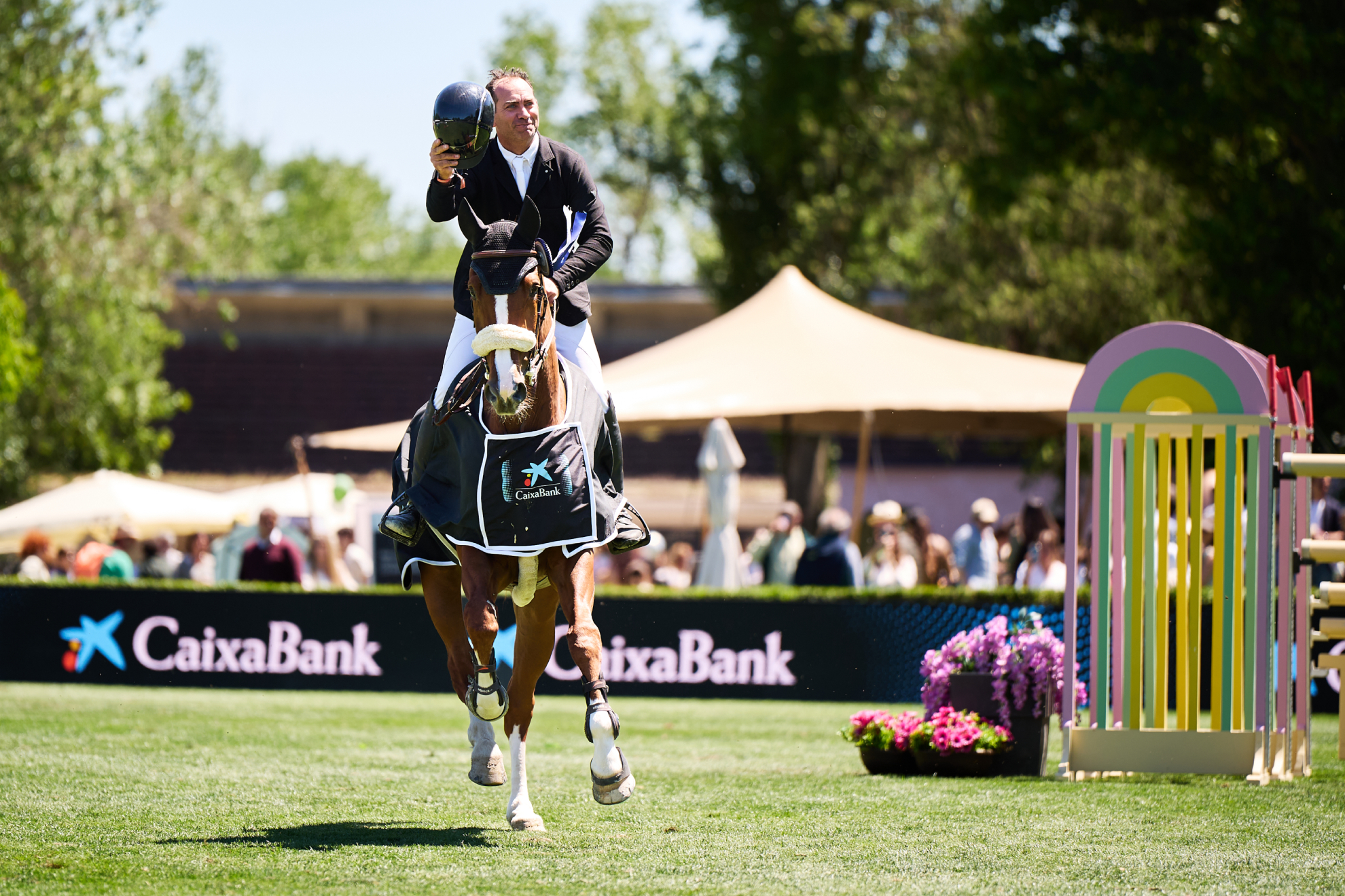 Ignacio Álvarez Fermosel celebrates his victory.