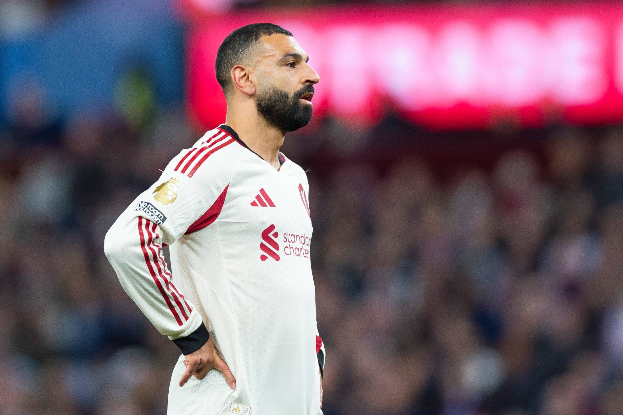Mohammed Salah lamentándose en un partido con el Liverpool.