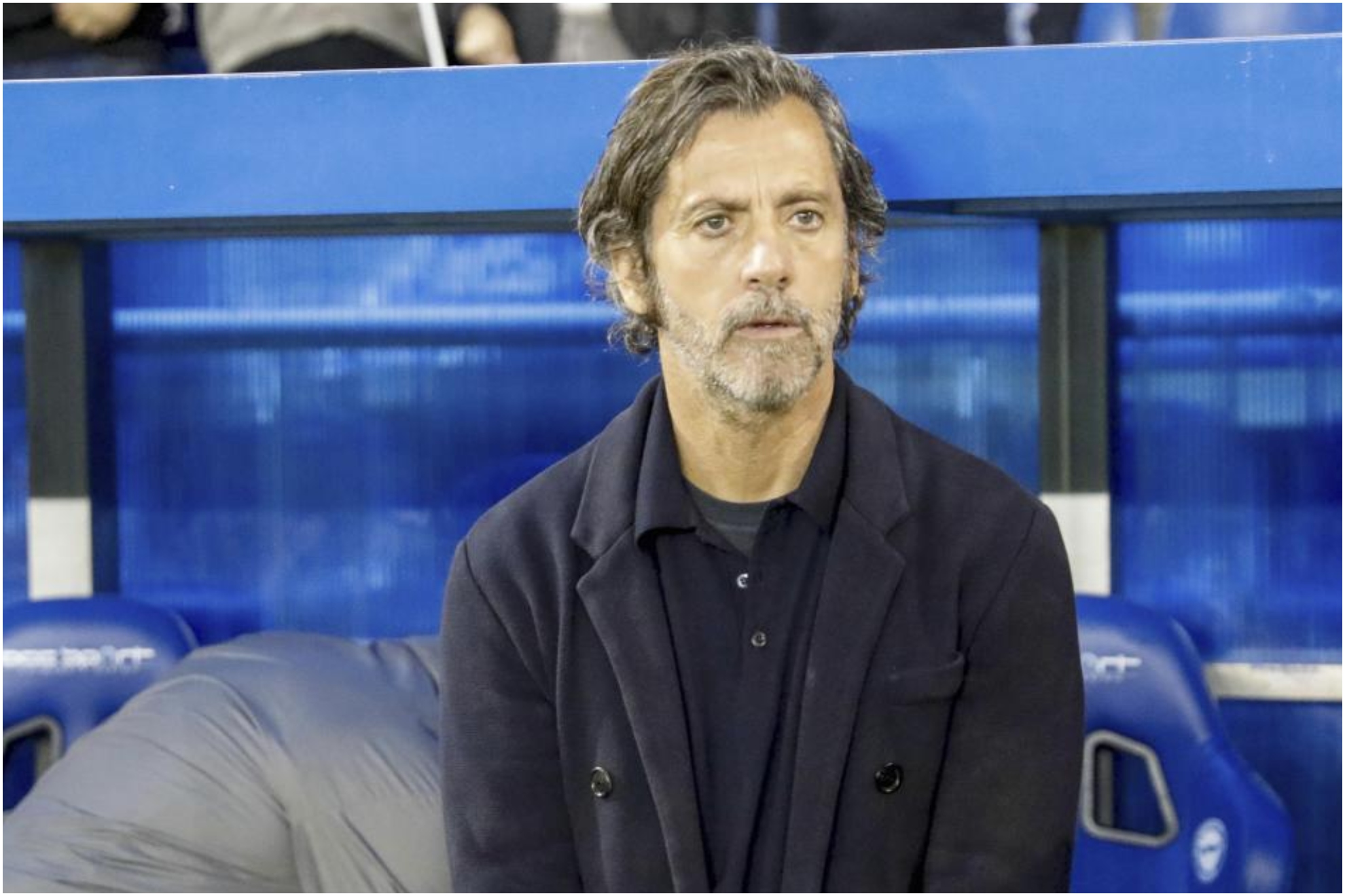 Quique Sánchez Flores, en el banquillo en un partido del Alavés.