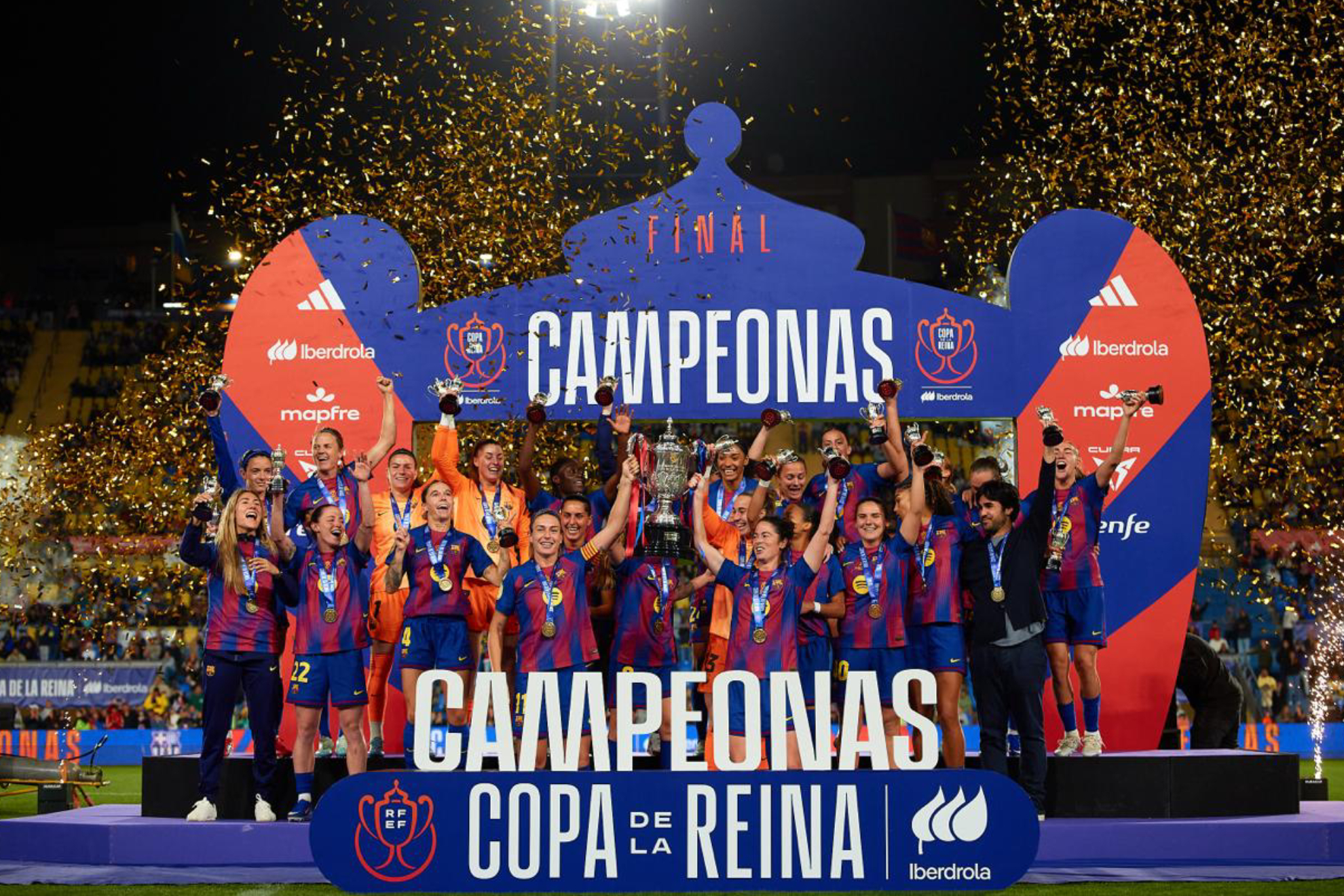 Las jugadoras del Barcelona celebran su título de Copa