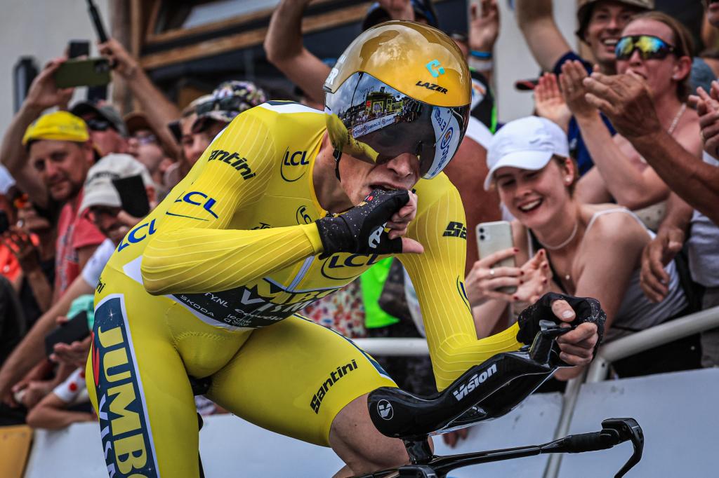 Jonas Vingegaard  se impone en la crono del Tour 2023 entre Passy y Combloux.