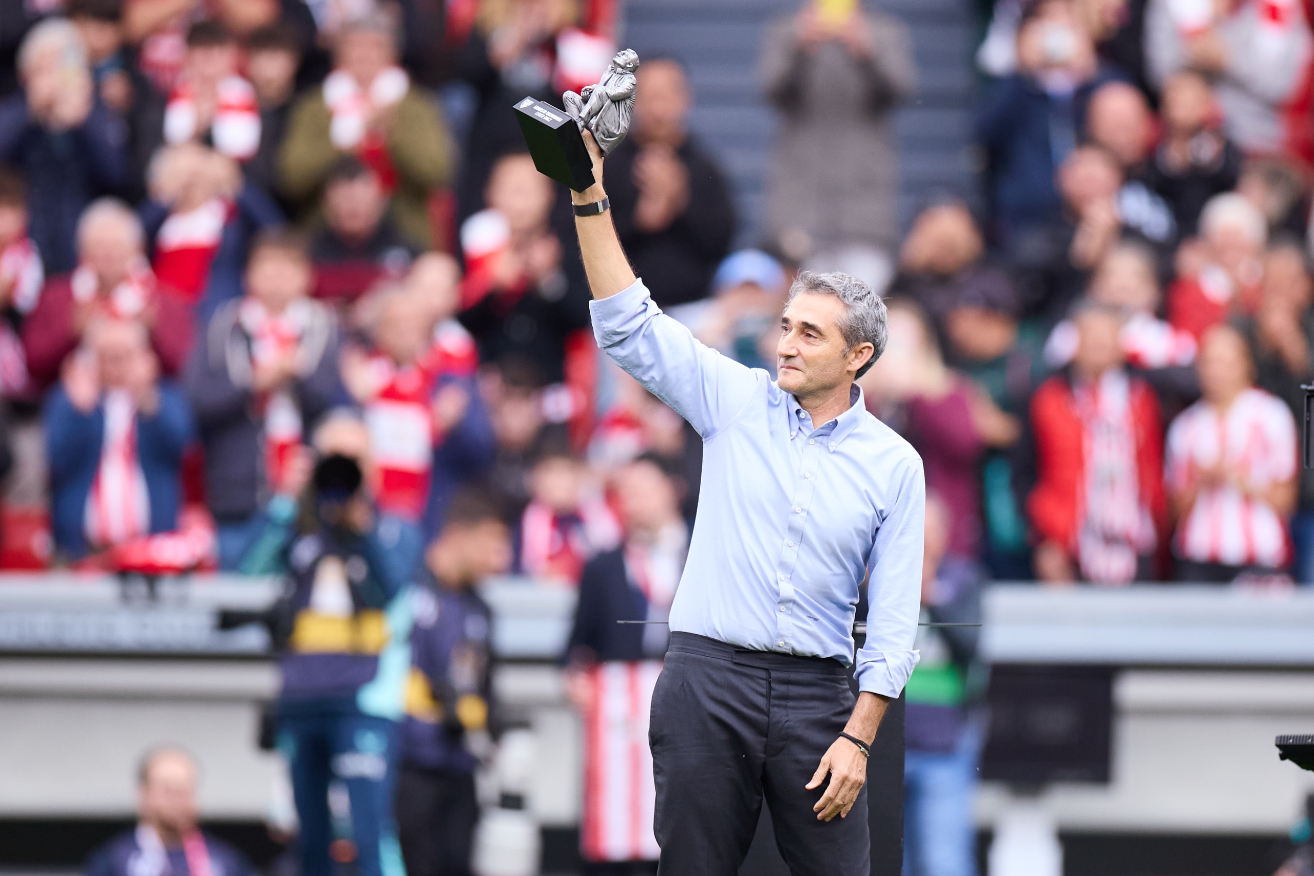 Valverde, con su trofeo.