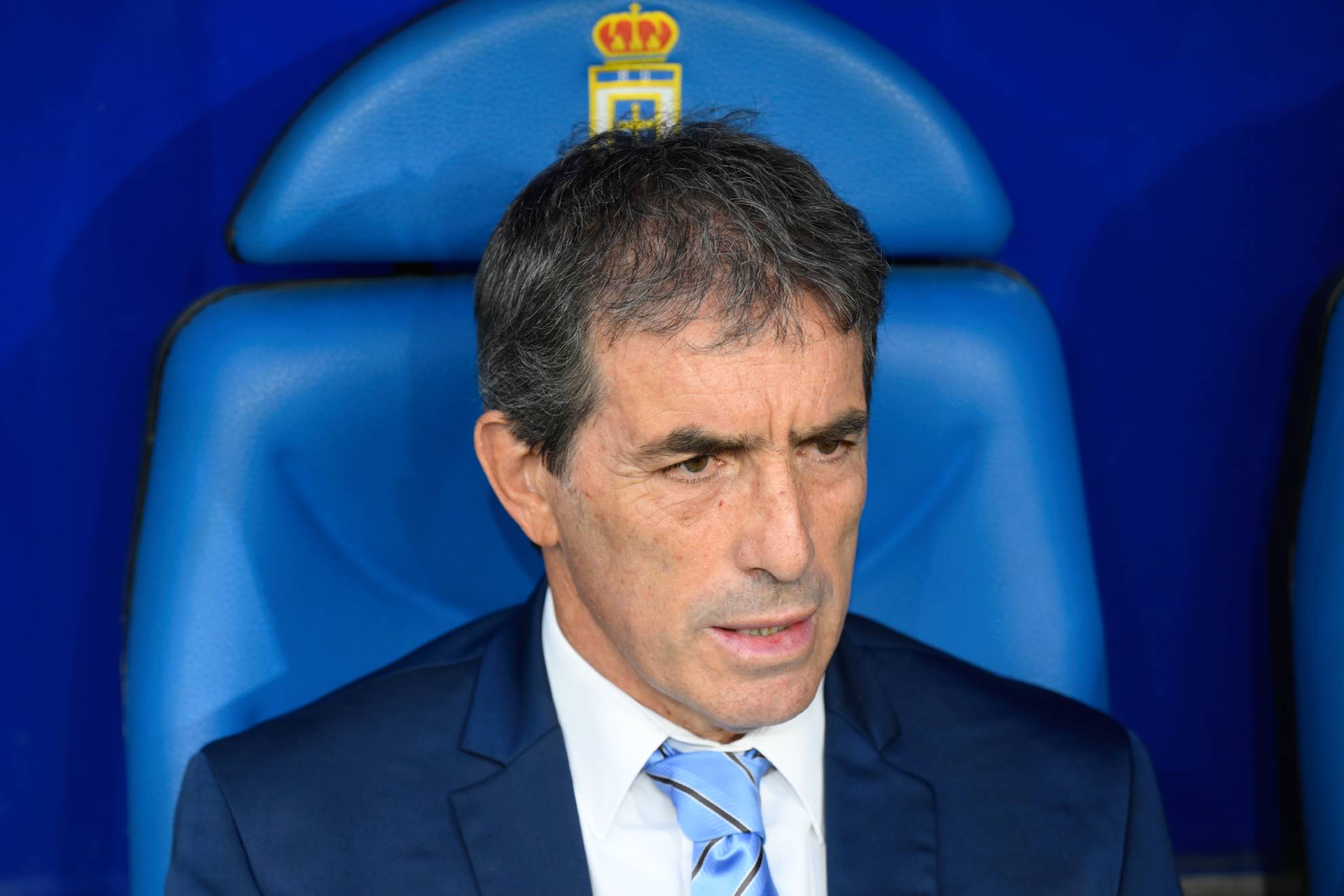Guillermo Almada en el banquillo del Oviedo.