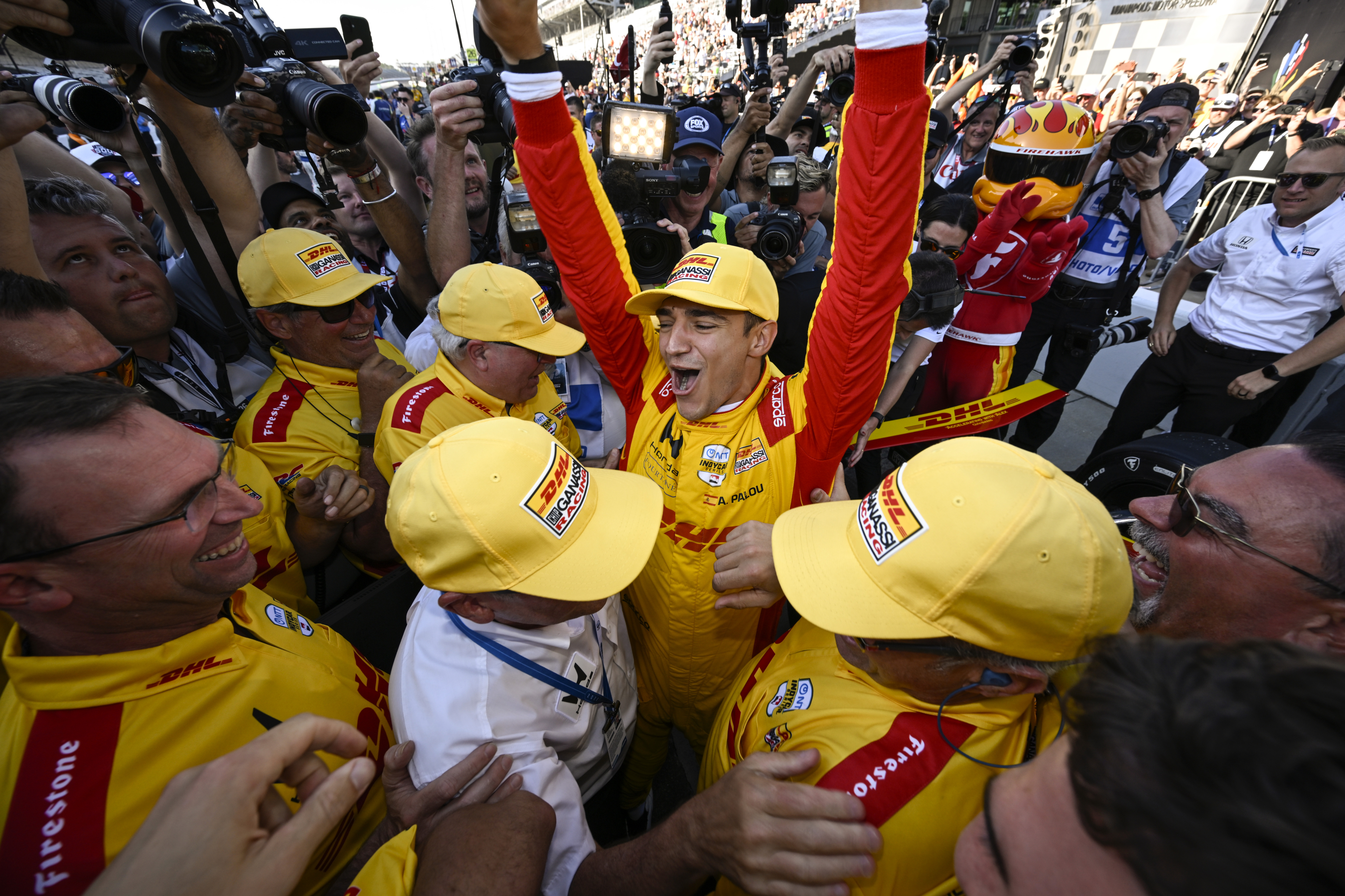 Álex Palou celebra su segunda pole con el equipo Chip Ganassi Racing.