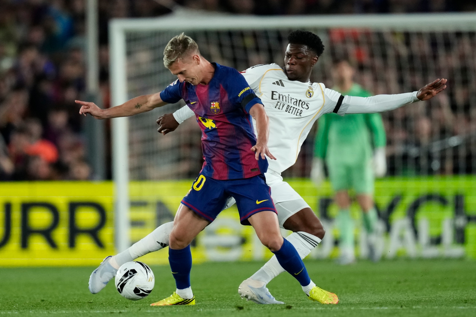 Olmo y Tchouaméni, en el Clásico de la semana pasada.