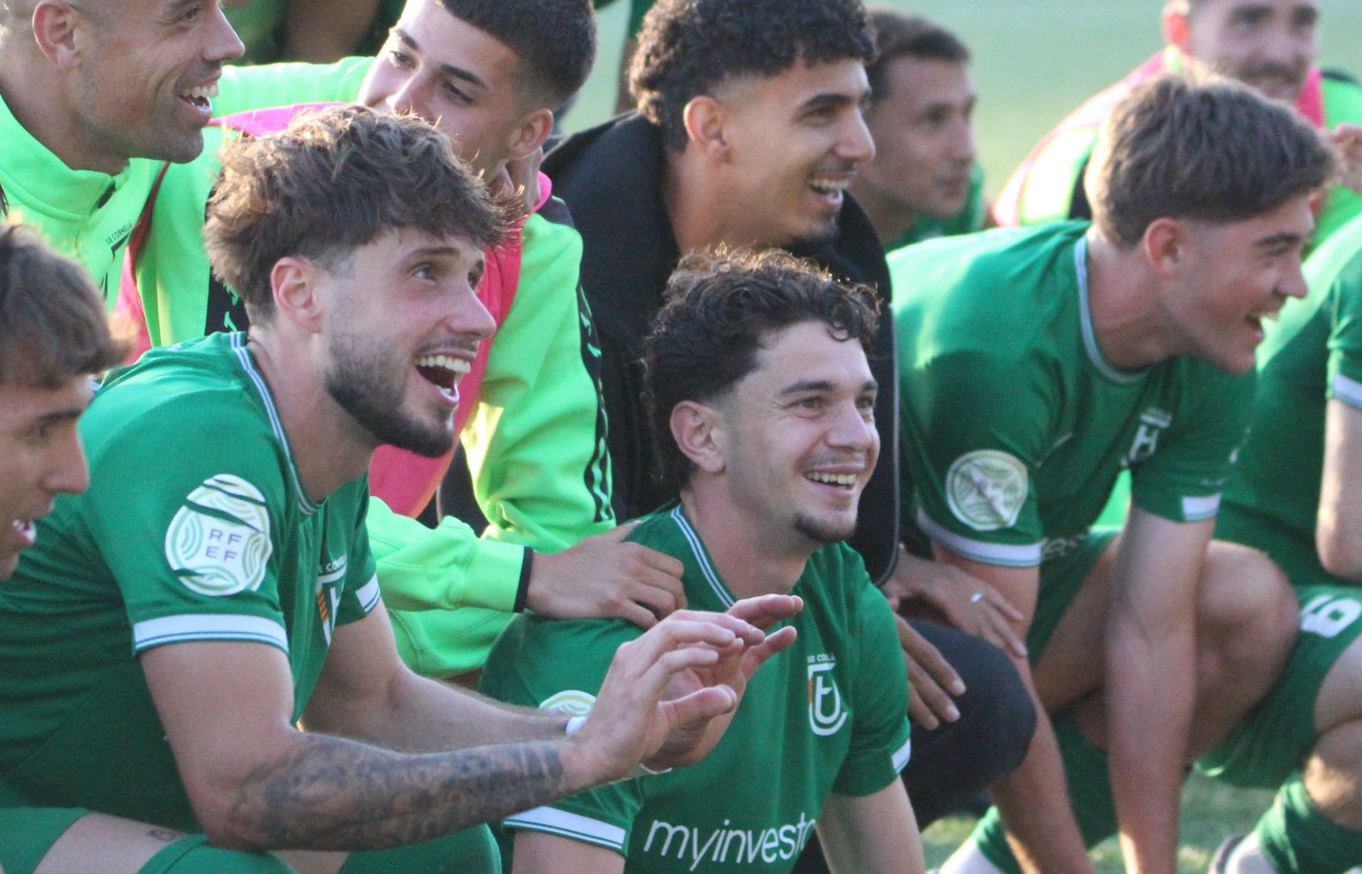 La plantilla de la UE Cornellà tras ganar al Vilanova.