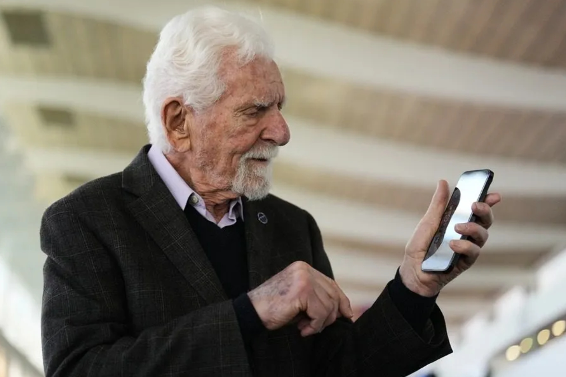 El uso de las redes sociales está creciendo entre las personas de 65 años o más