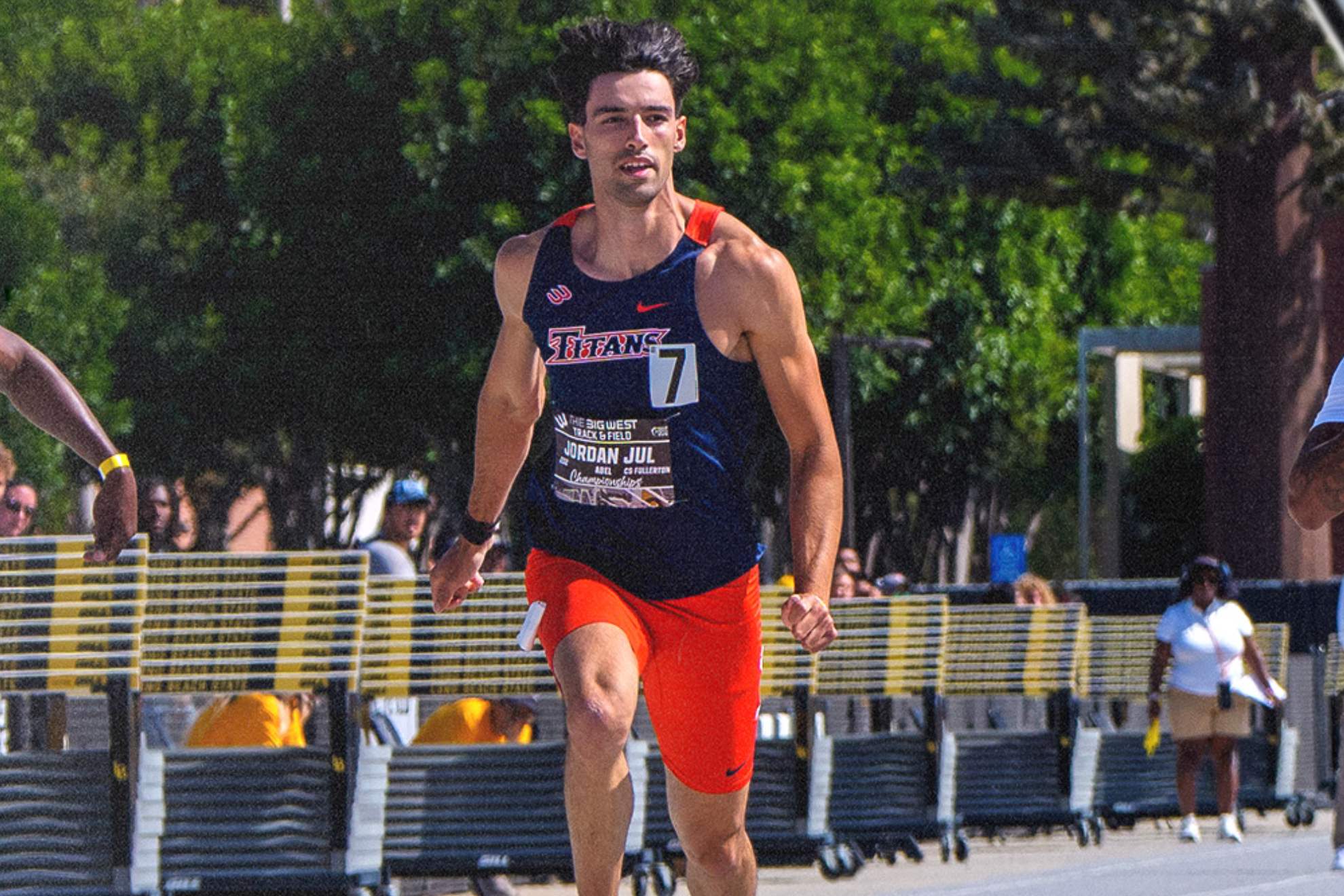 Abel Jordán durante la final de los Big West Conference Championships.