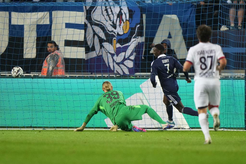 Alimami Gory celebra uno de sus goles ante el PSG.